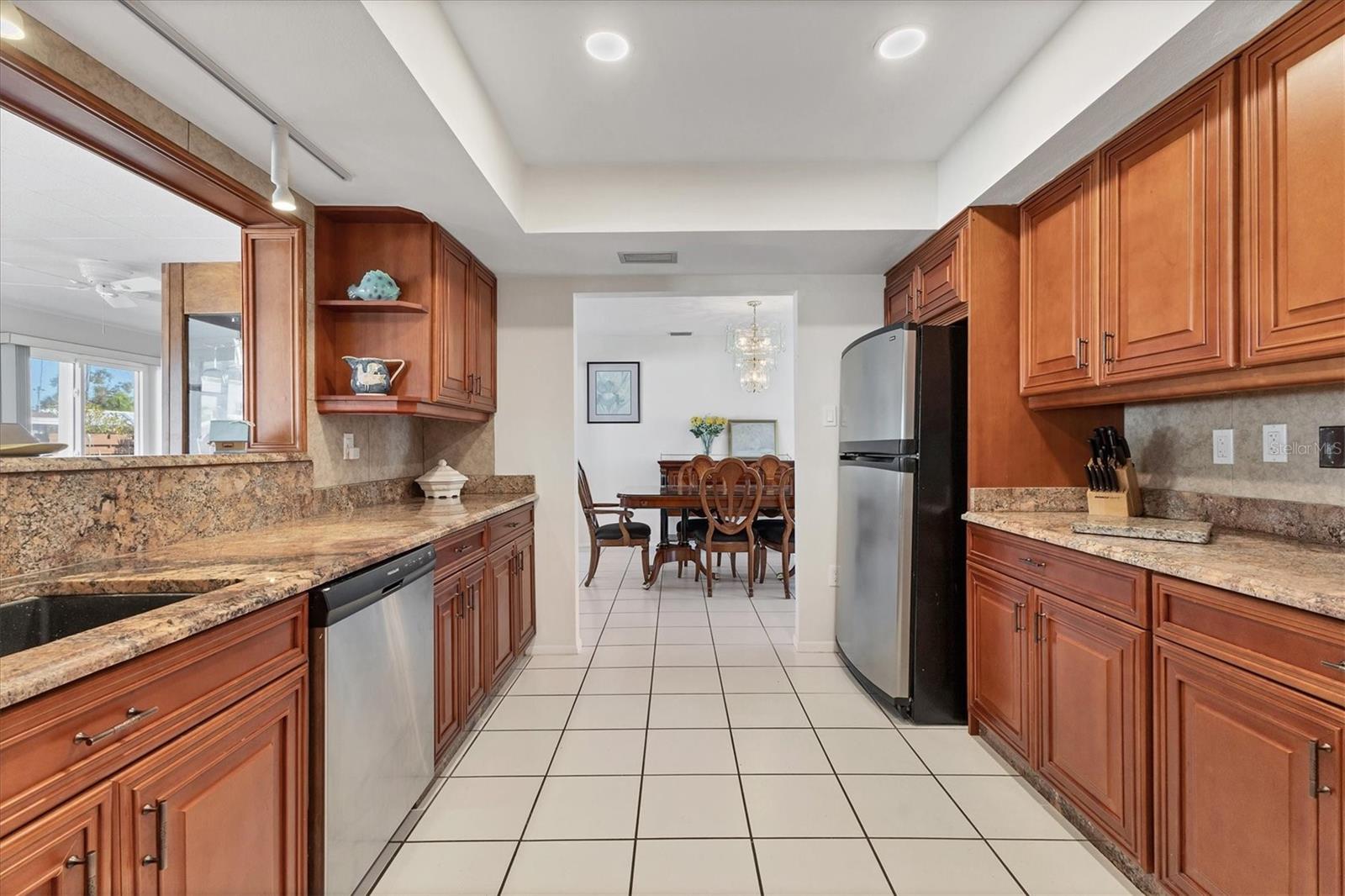 Image 8 of 27 For 6824 Roxbury Drive