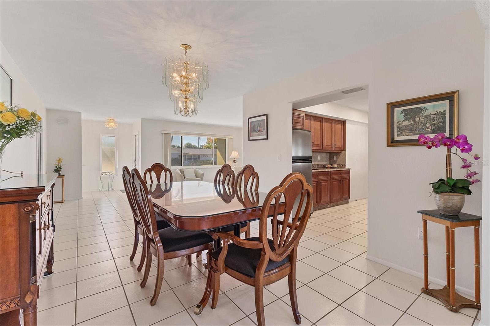 Image 9 of 27 For 6824 Roxbury Drive