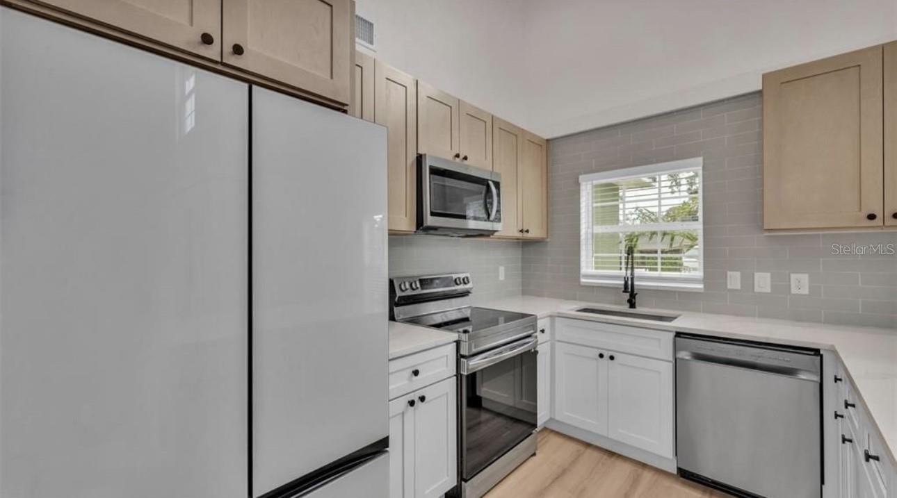Image 11 of 32 For 6246 Arthur Avenue