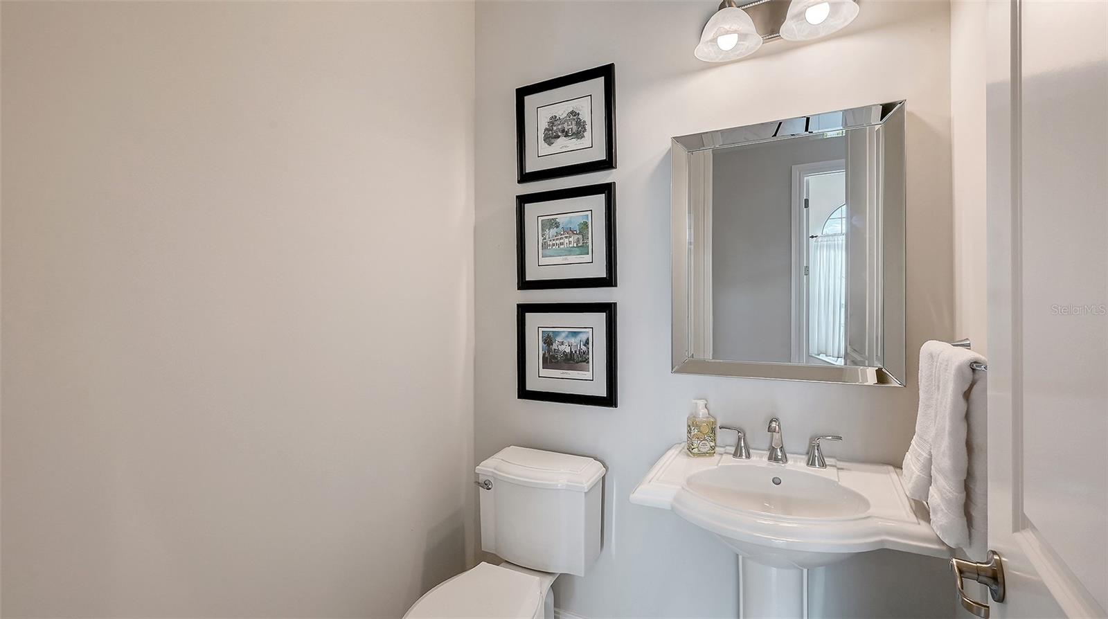 Image 25 of 94 For 16405 Kendleshire Terrace