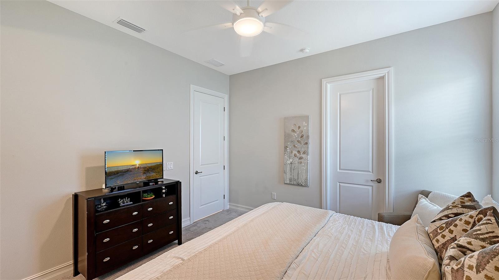 Image 34 of 94 For 16405 Kendleshire Terrace