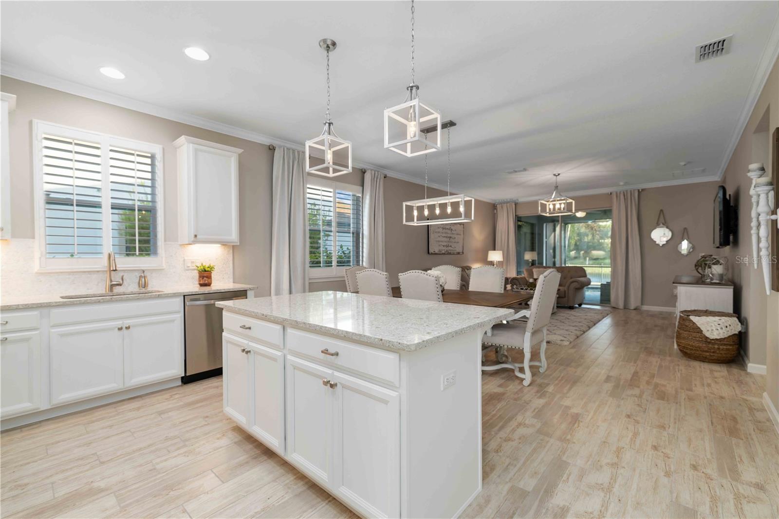 Image 7 of 28 For 11812 Brookside Drive