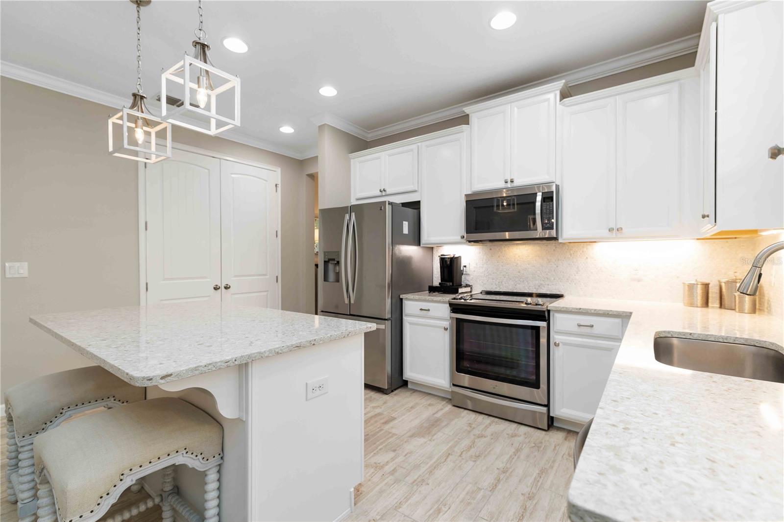 Image 9 of 28 For 11812 Brookside Drive