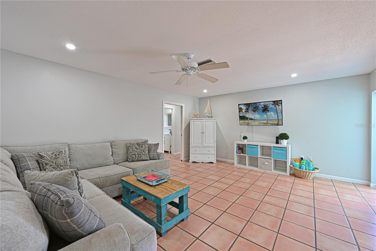 Image 12 of 37 For 1133 Montezuma Drive