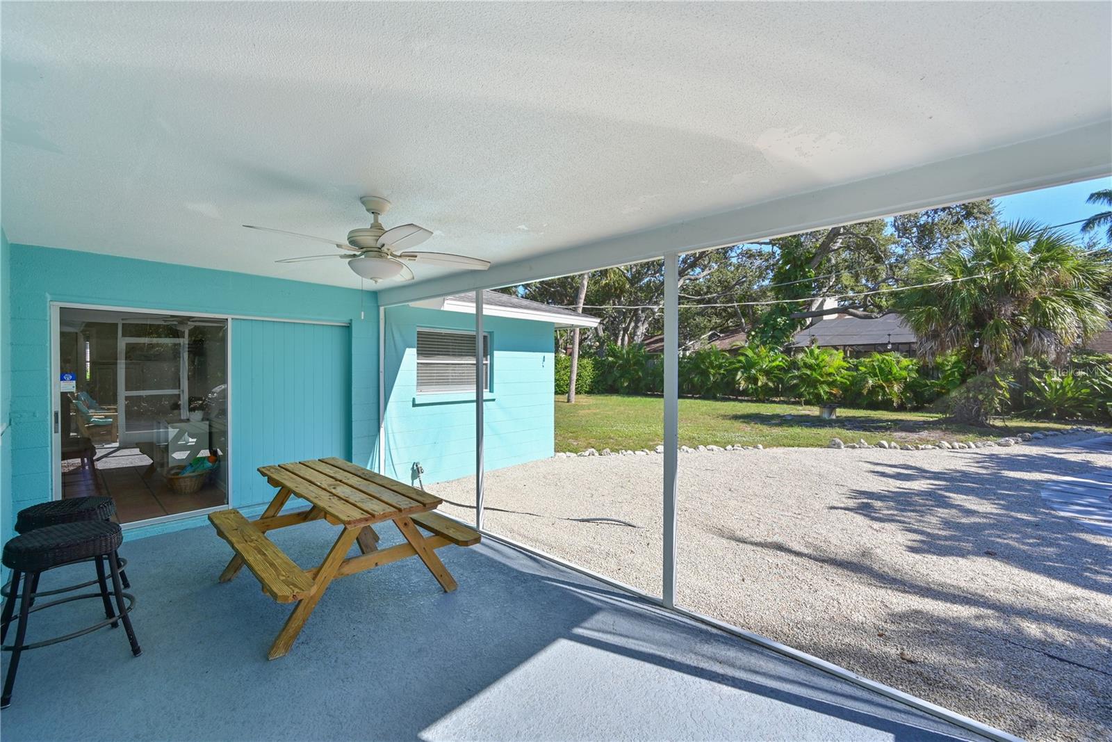 Image 22 of 37 For 1133 Montezuma Drive