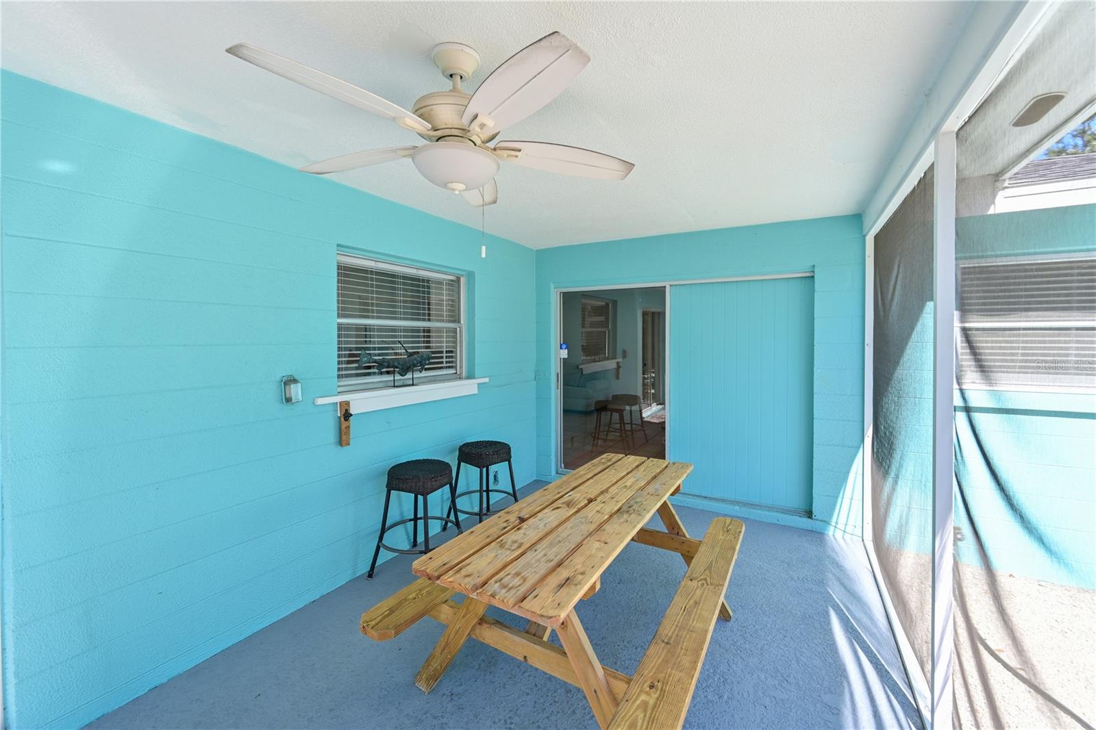 Image 23 of 37 For 1133 Montezuma Drive