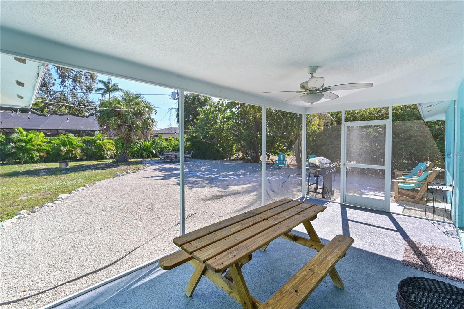 Image 25 of 37 For 1133 Montezuma Drive