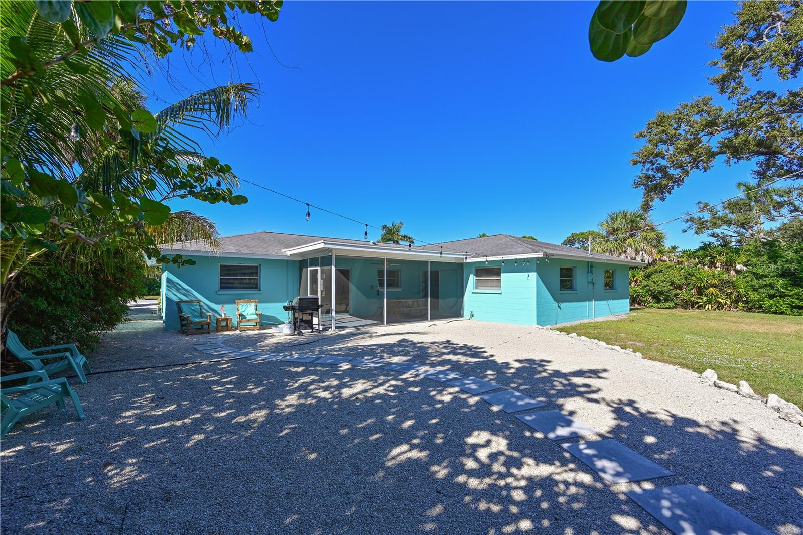 Image 30 of 37 For 1133 Montezuma Drive