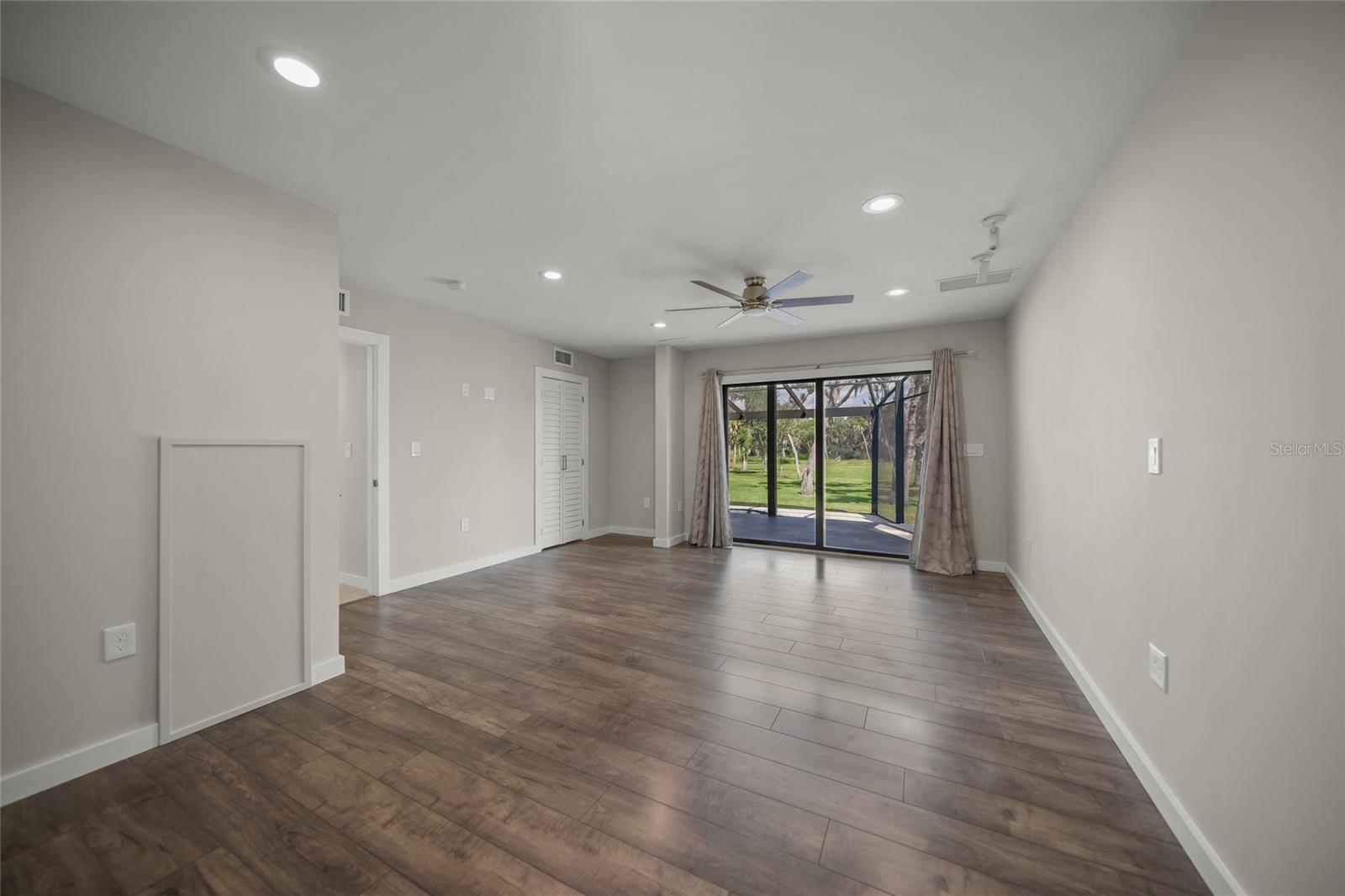 Image 22 of 63 For 7012 Saddle Creek Circle