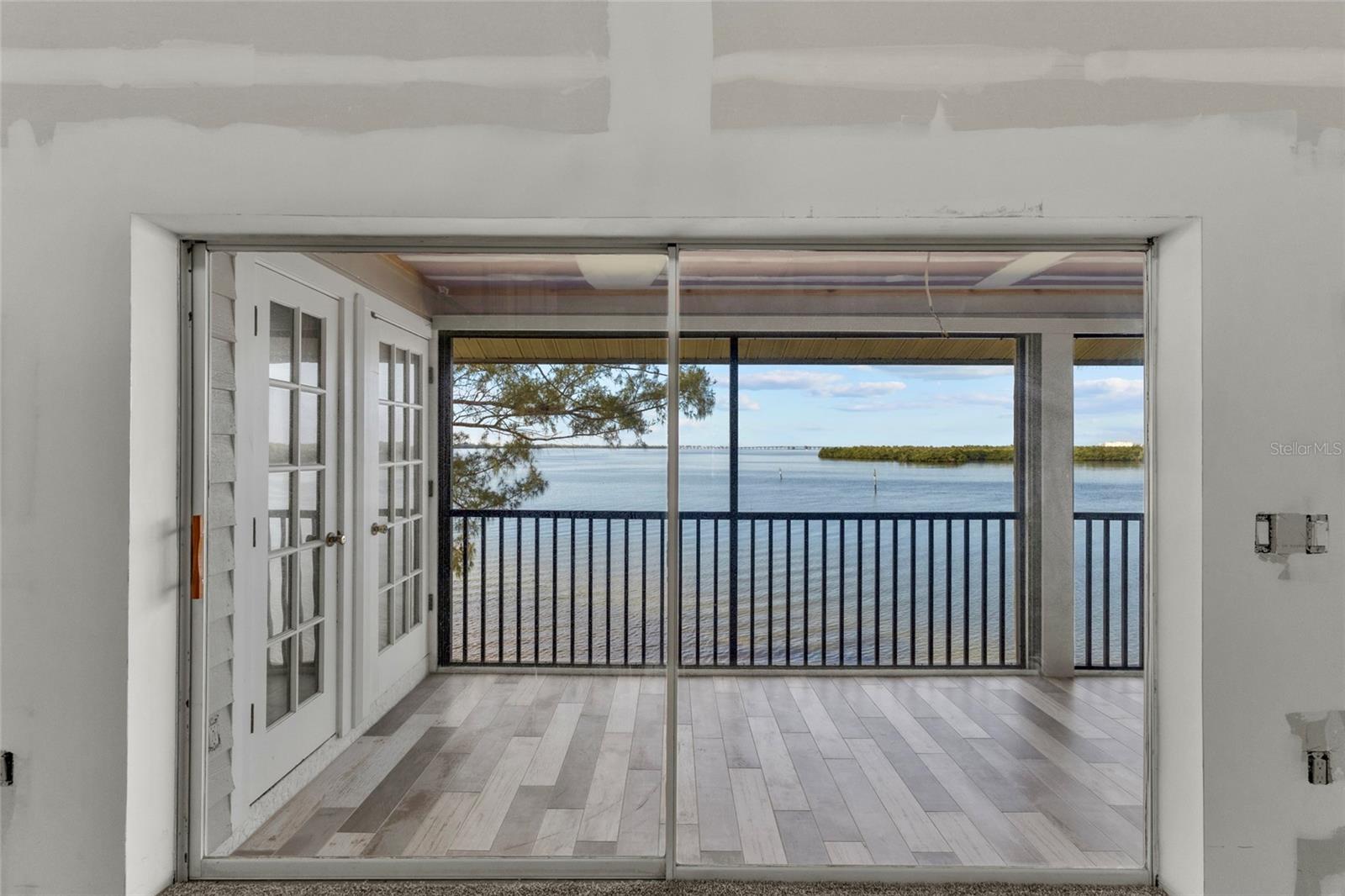 Image 14 of 45 For 3840 Mariners Way 525