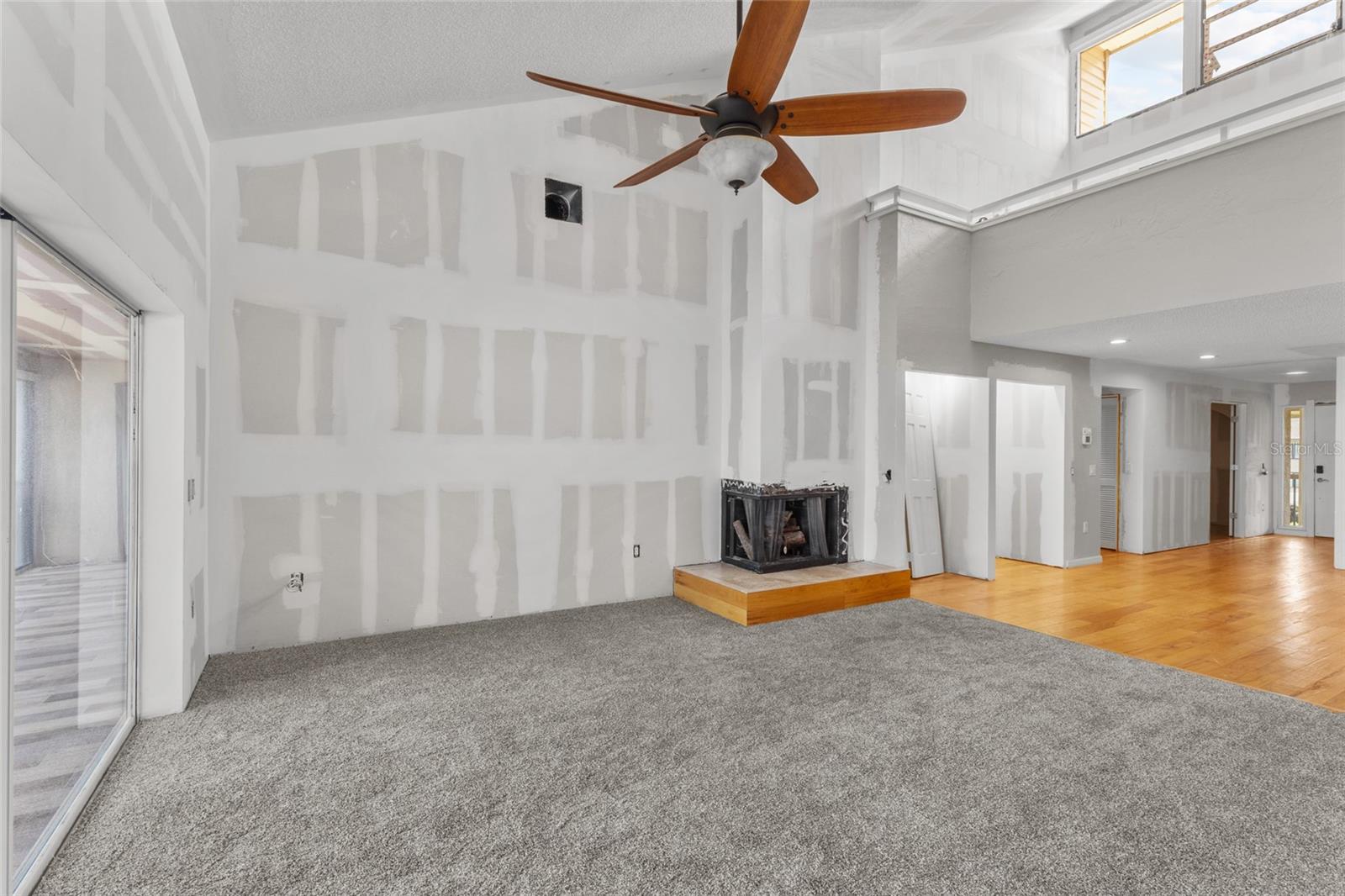 Image 16 of 45 For 3840 Mariners Way 525