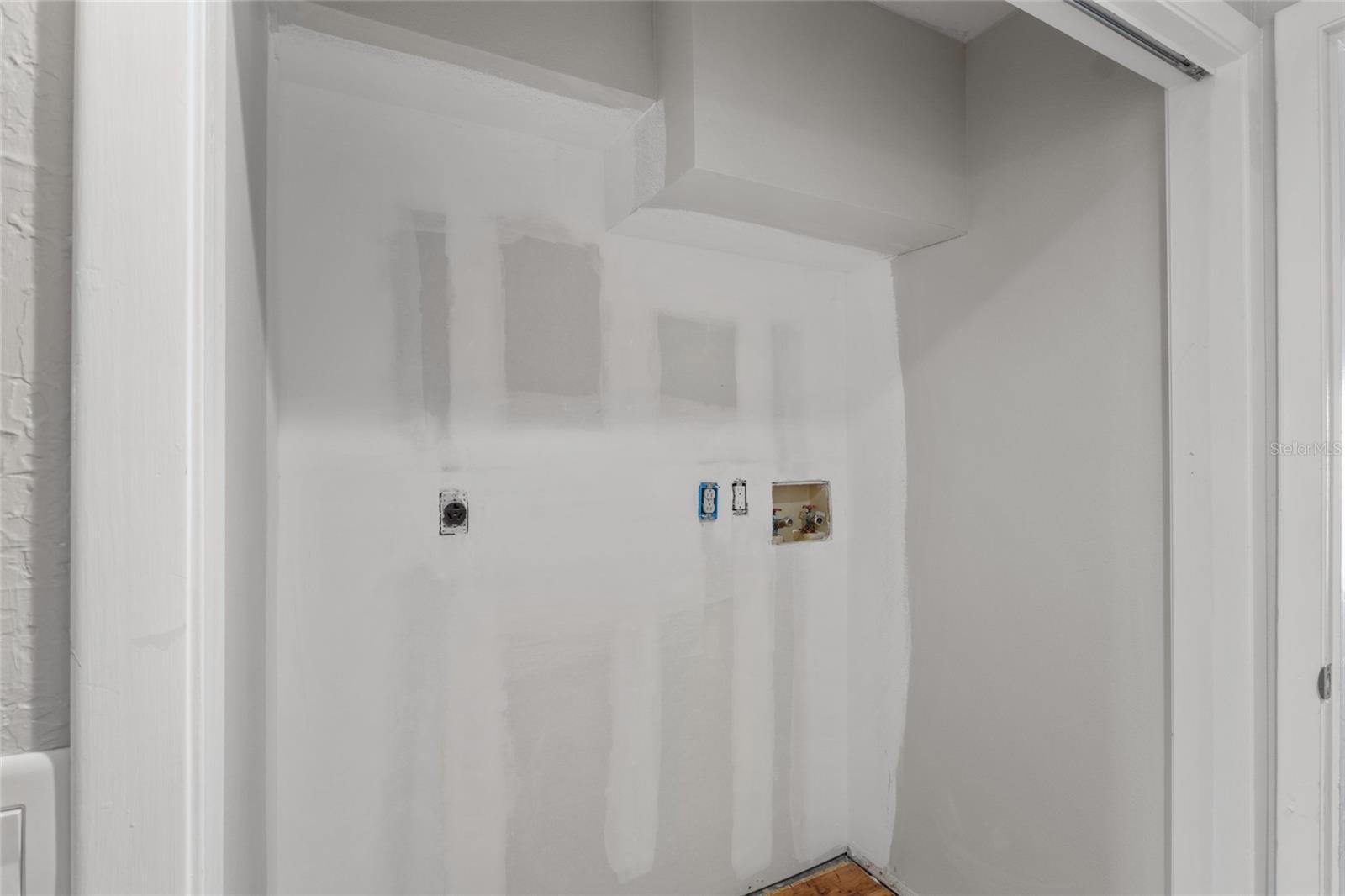 Image 25 of 45 For 3840 Mariners Way 525