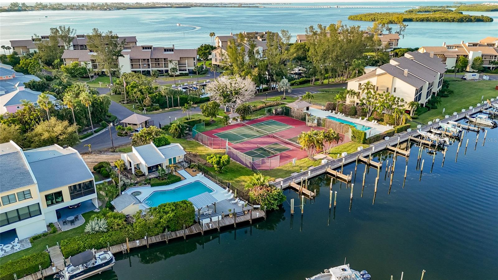 Image 40 of 45 For 3840 Mariners Way 525