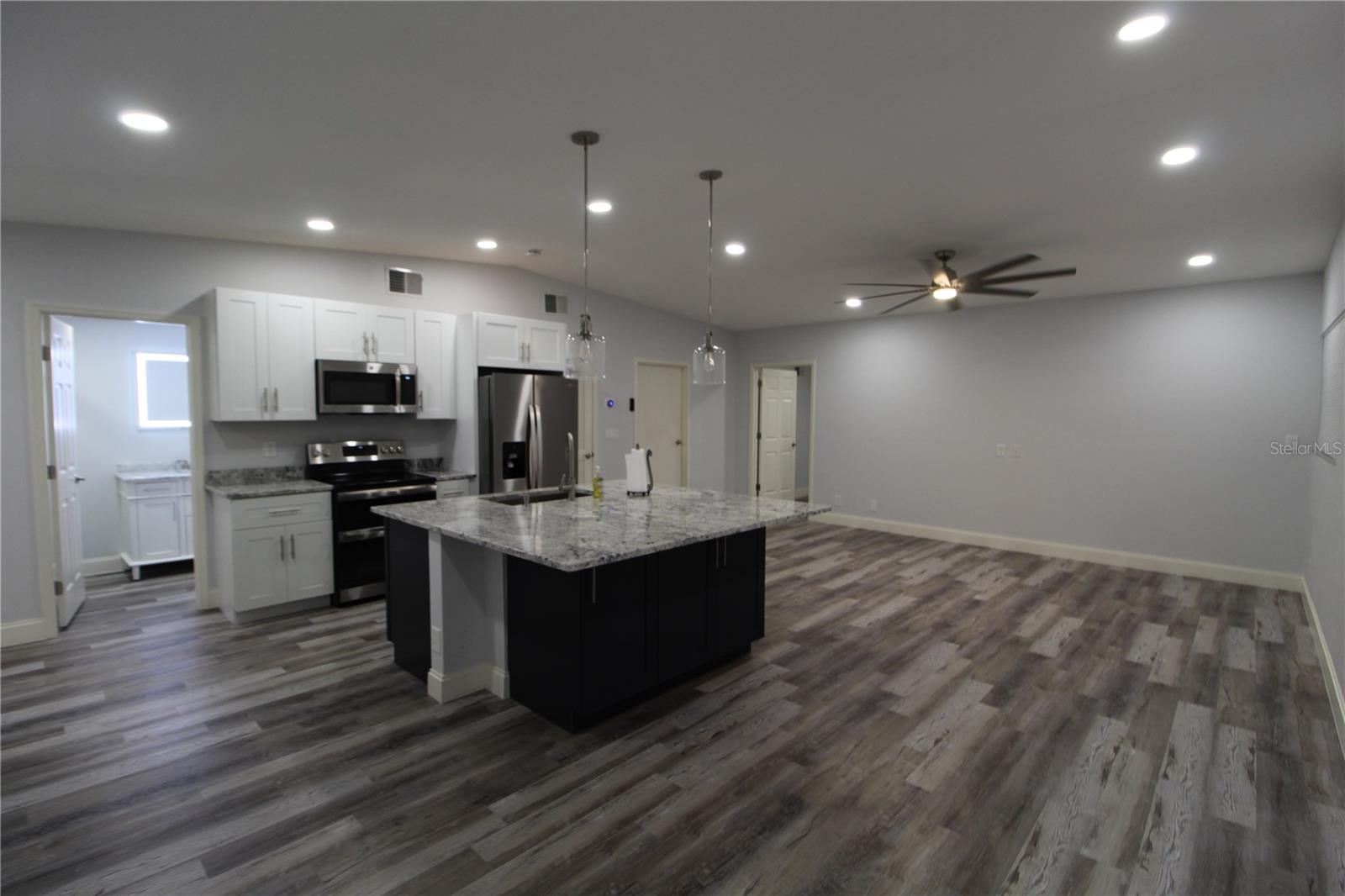 Image 3 of 11 For 1662 Independence Boulevard B