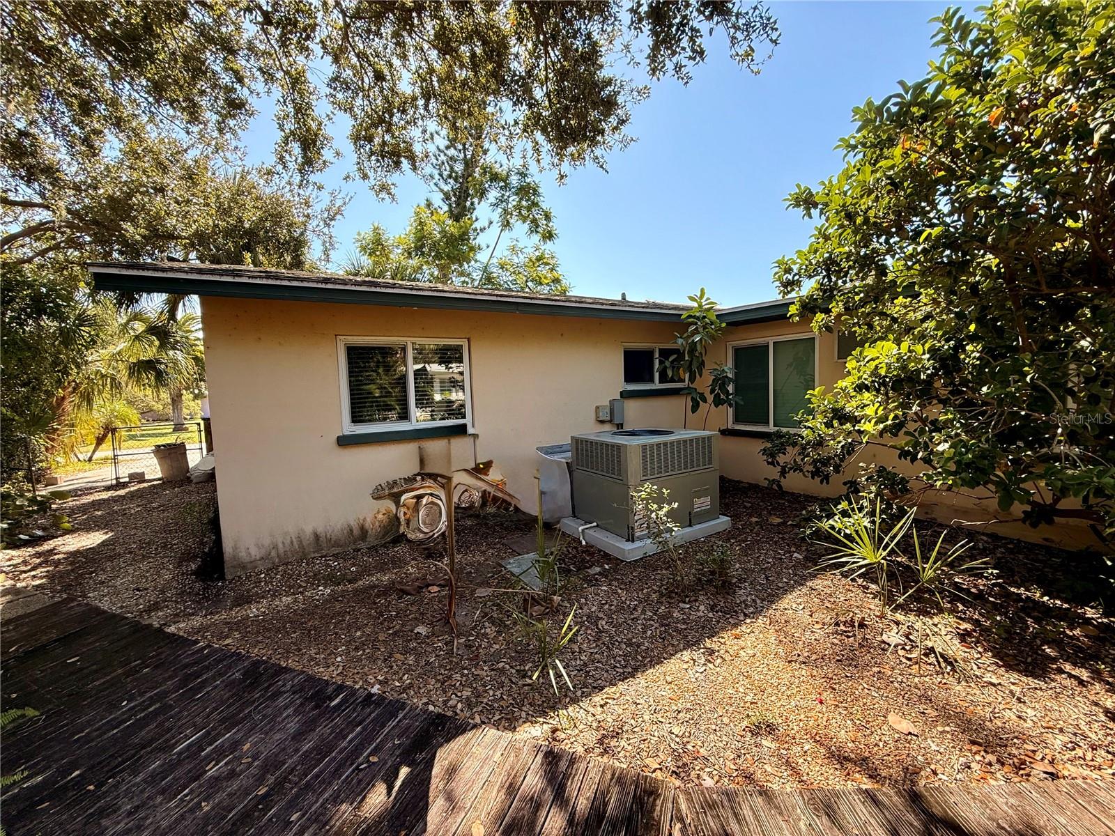 Image 4 of 19 For 1721 Birchwood Street