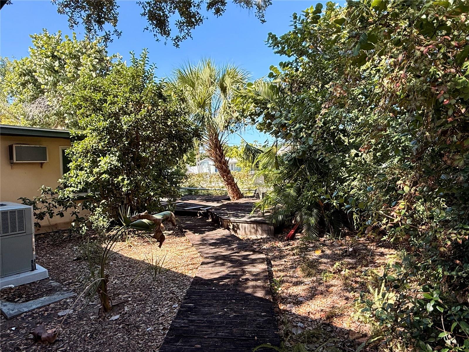 Image 5 of 19 For 1721 Birchwood Street