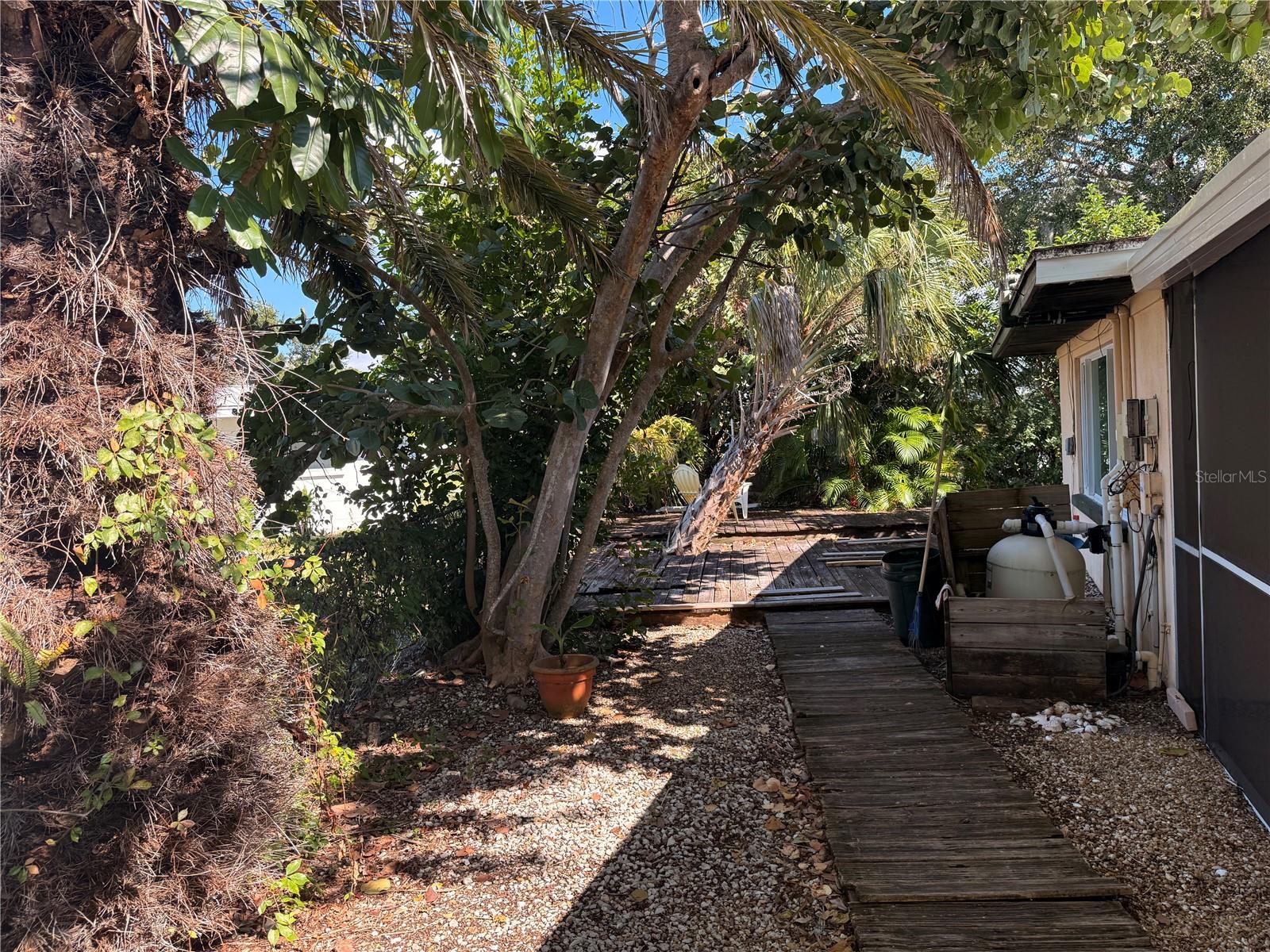 Image 6 of 19 For 1721 Birchwood Street