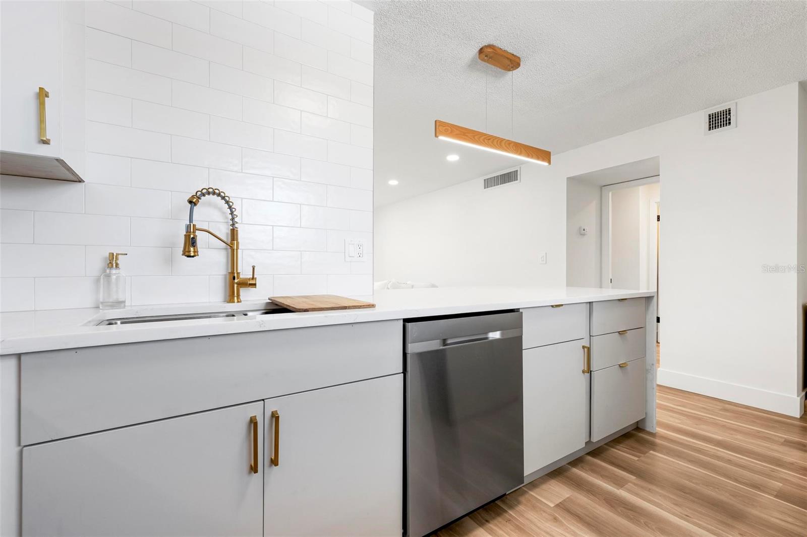 Image 17 of 36 For 4200 Ironwood Circle 203b