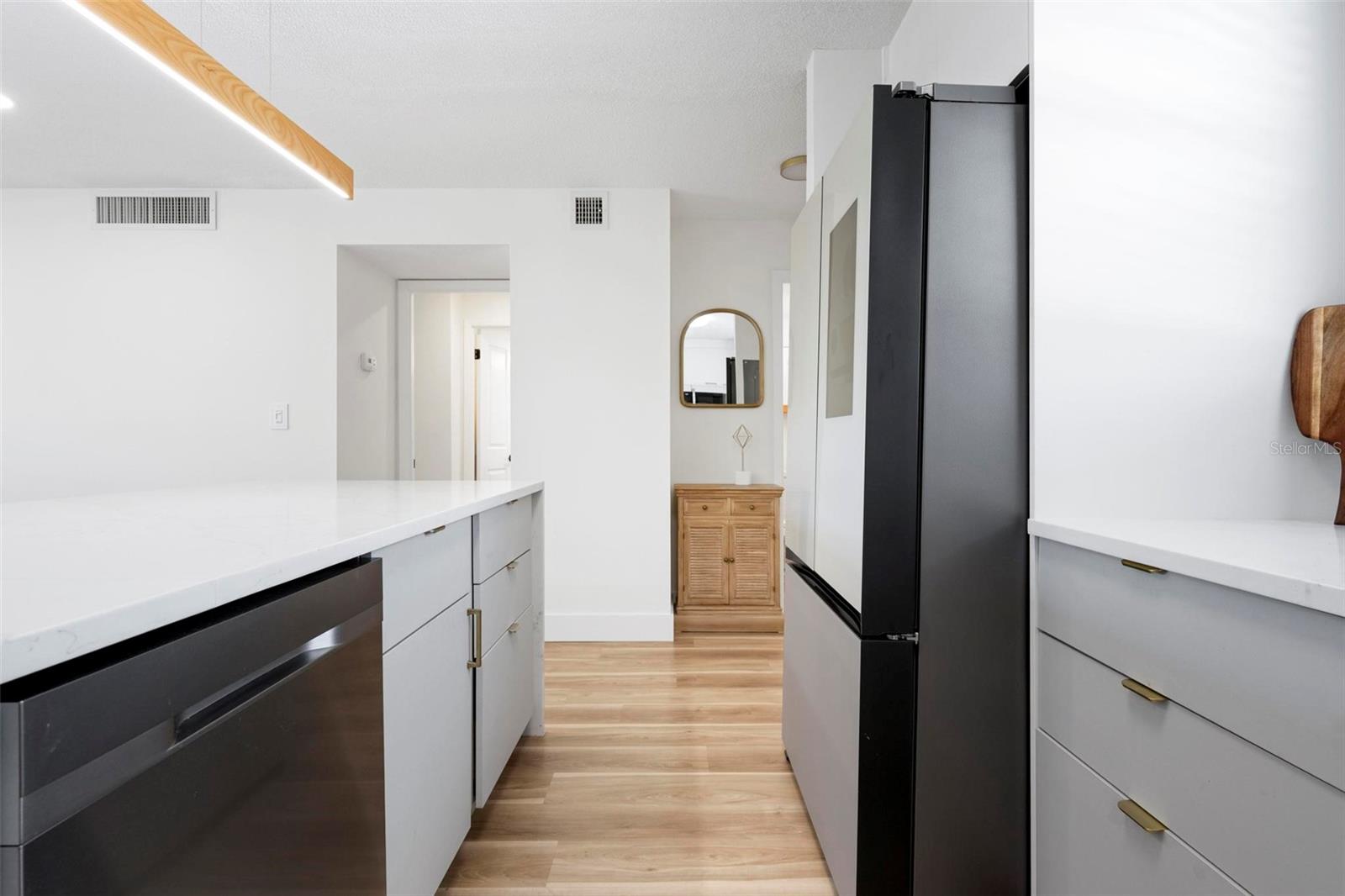 Image 18 of 36 For 4200 Ironwood Circle 203b