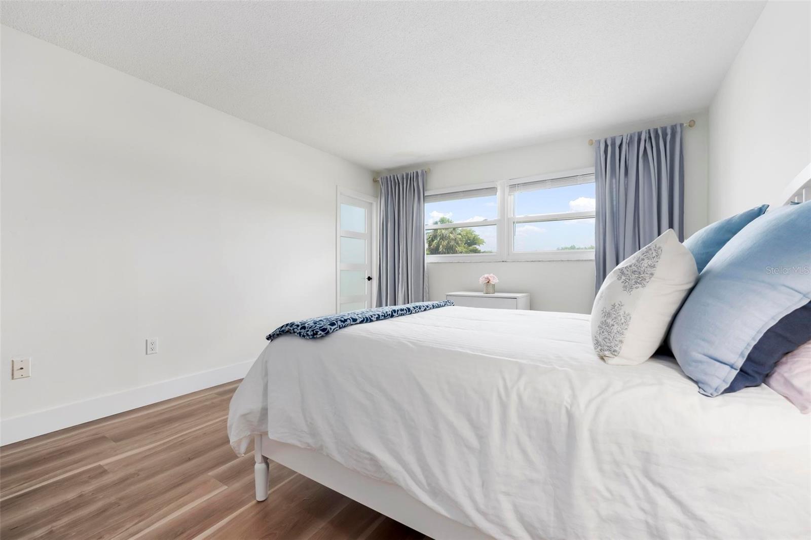 Image 21 of 36 For 4200 Ironwood Circle 203b