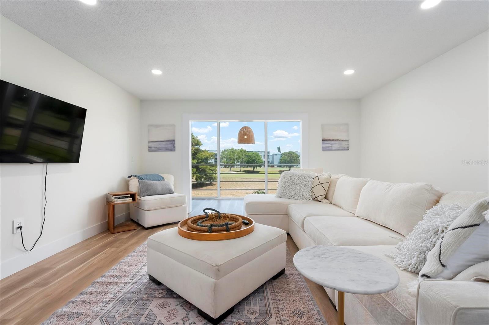 Image 6 of 36 For 4200 Ironwood Circle 203b