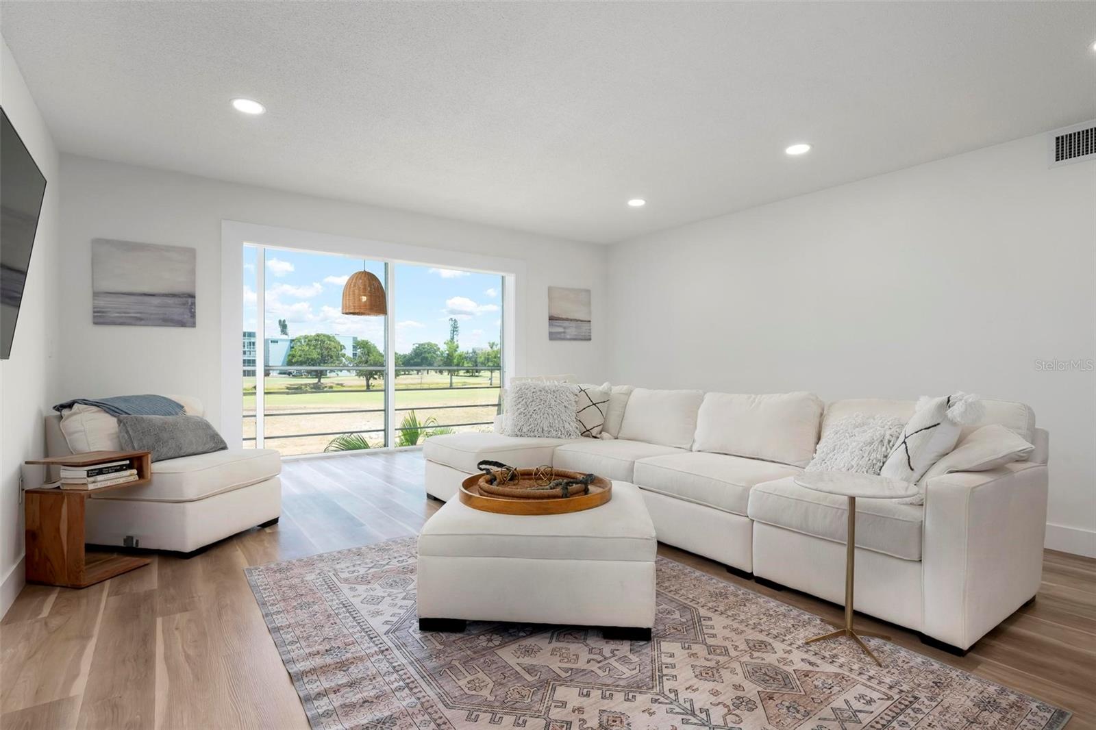 Image 7 of 36 For 4200 Ironwood Circle 203b