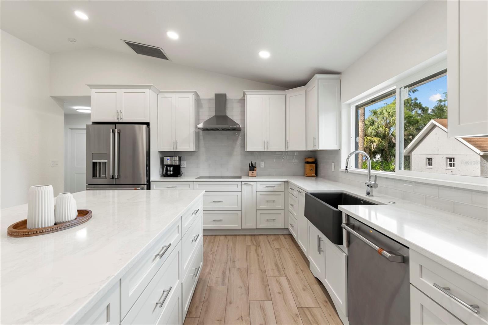 Image 11 of 49 For 1020 19th Street Sw