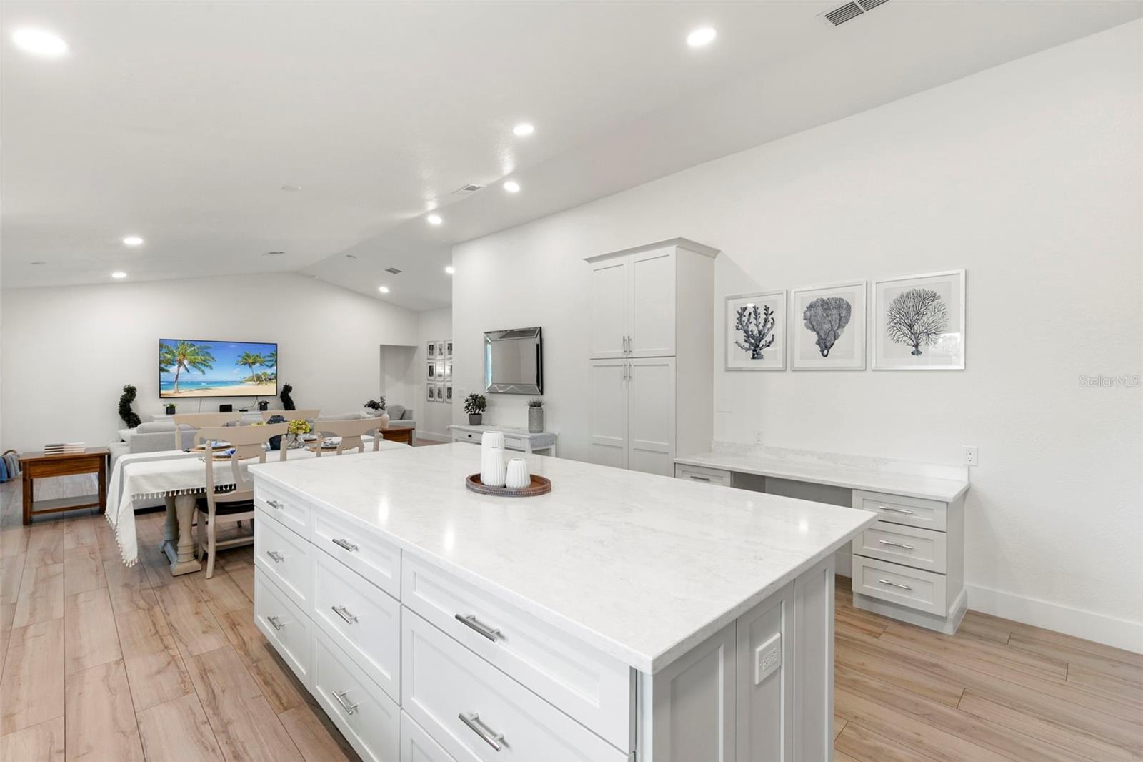 Image 12 of 49 For 1020 19th Street Sw