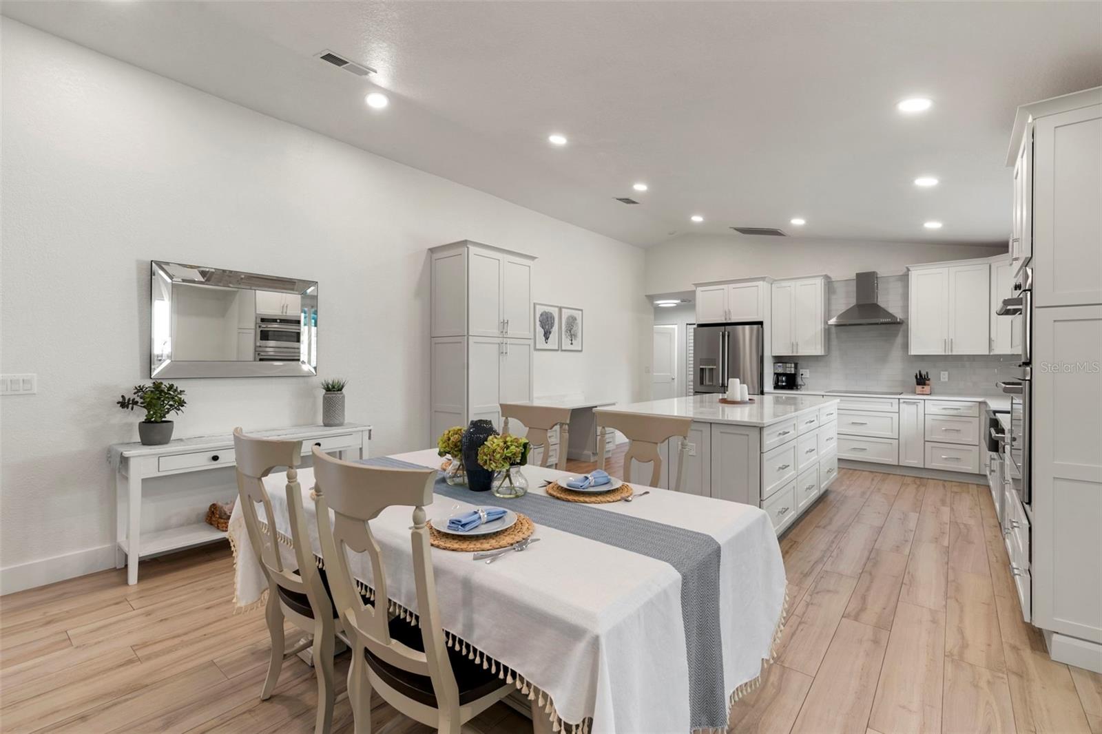 Image 14 of 49 For 1020 19th Street Sw