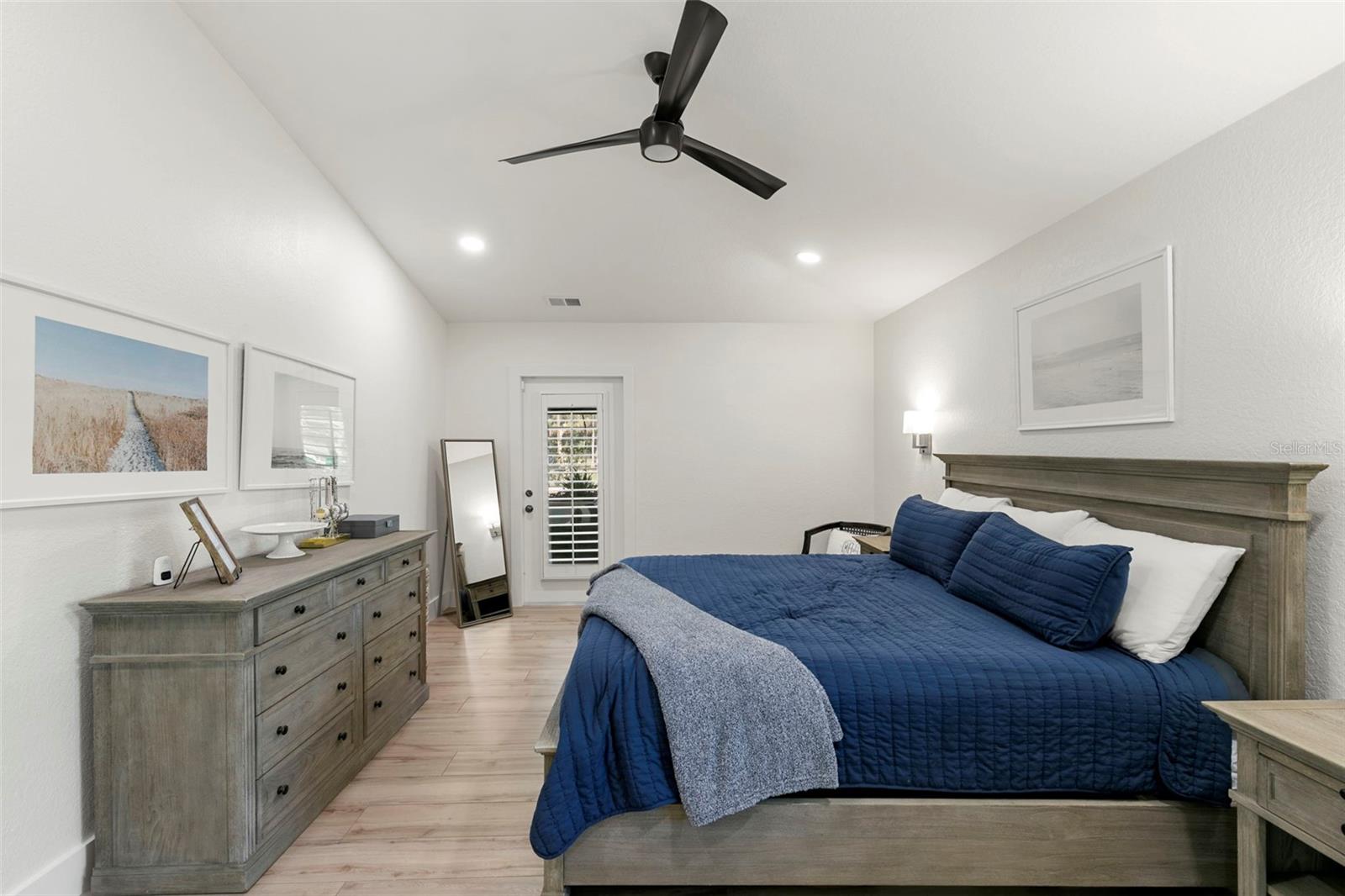 Image 16 of 49 For 1020 19th Street Sw