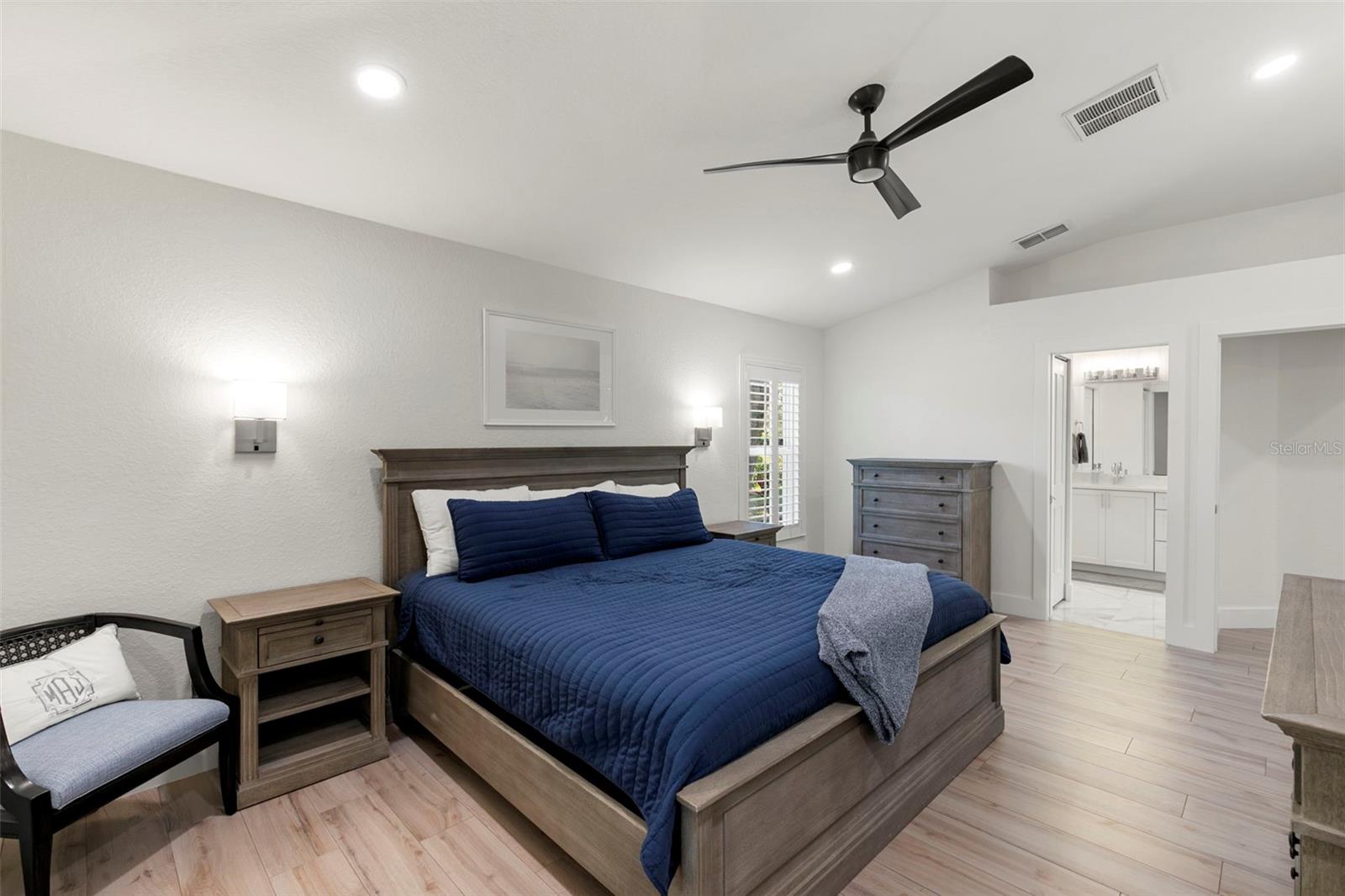 Image 17 of 49 For 1020 19th Street Sw