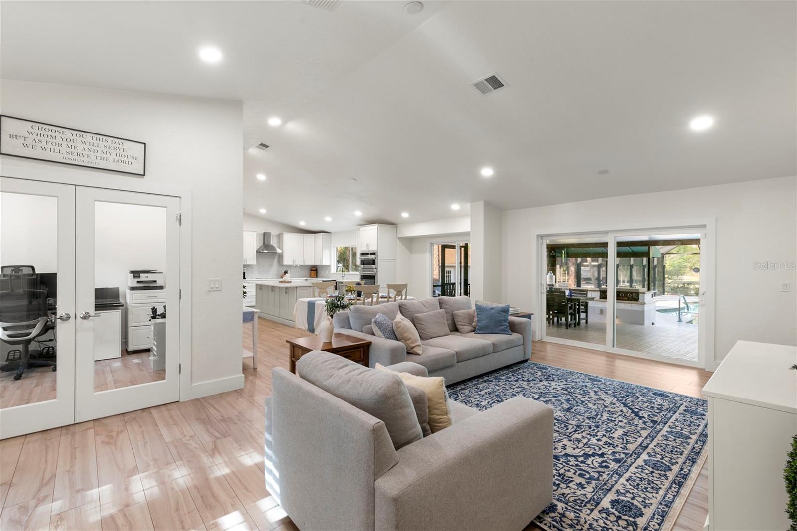 Image 8 of 49 For 1020 19th Street Sw