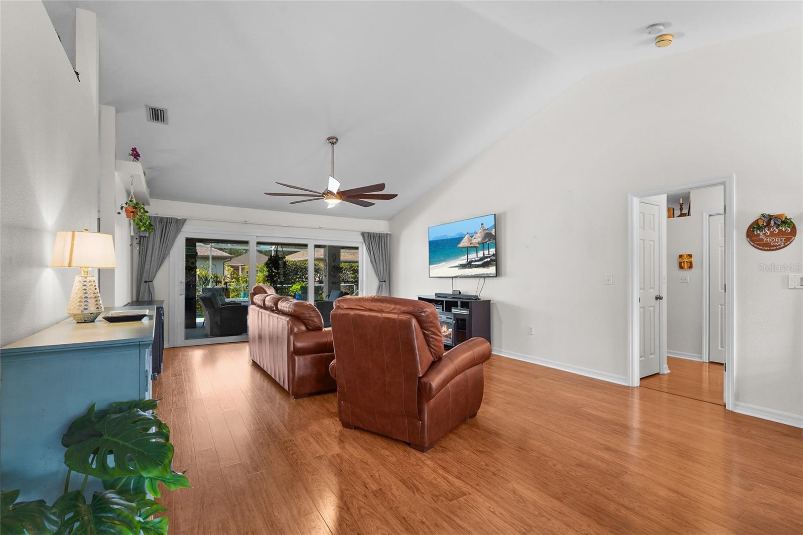 Image 10 of 83 For 5810 31st Court E