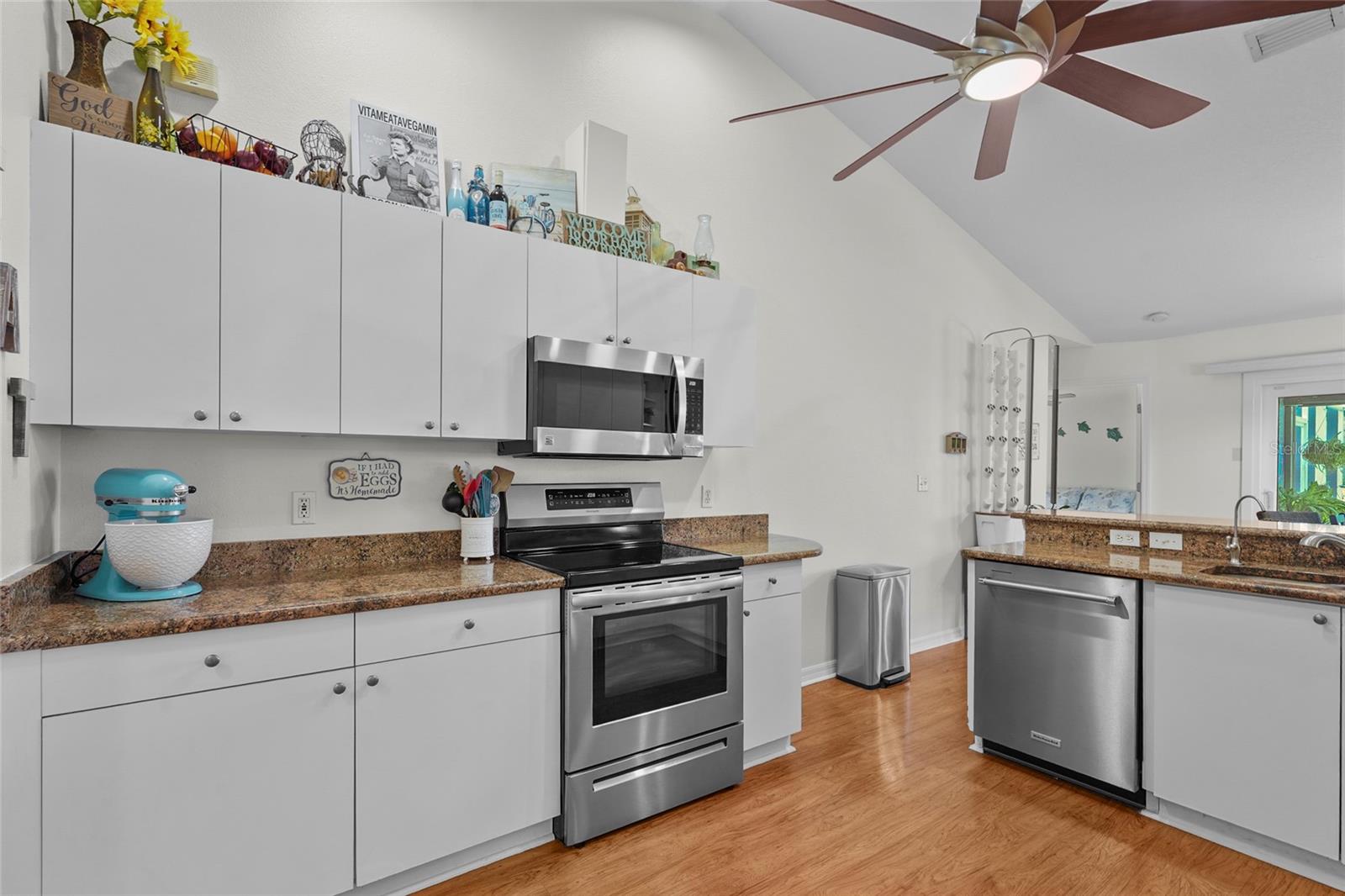 Image 16 of 83 For 5810 31st Court E