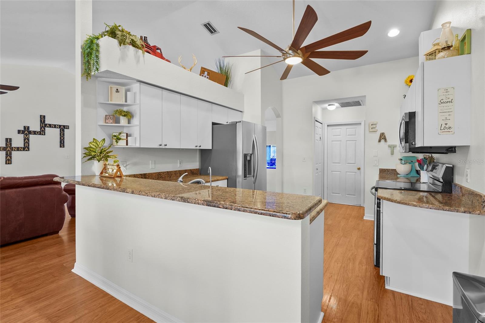 Image 19 of 83 For 5810 31st Court E