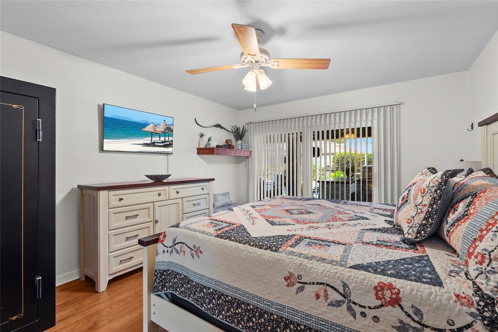 Image 24 of 83 For 5810 31st Court E