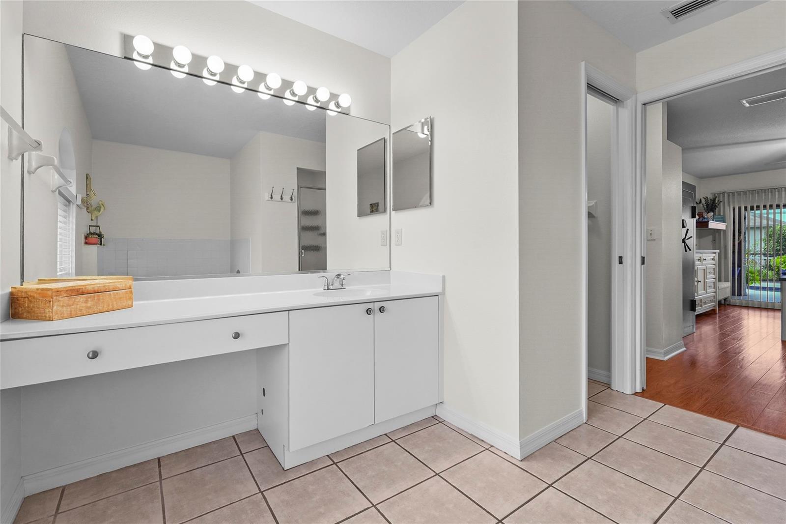 Image 28 of 83 For 5810 31st Court E