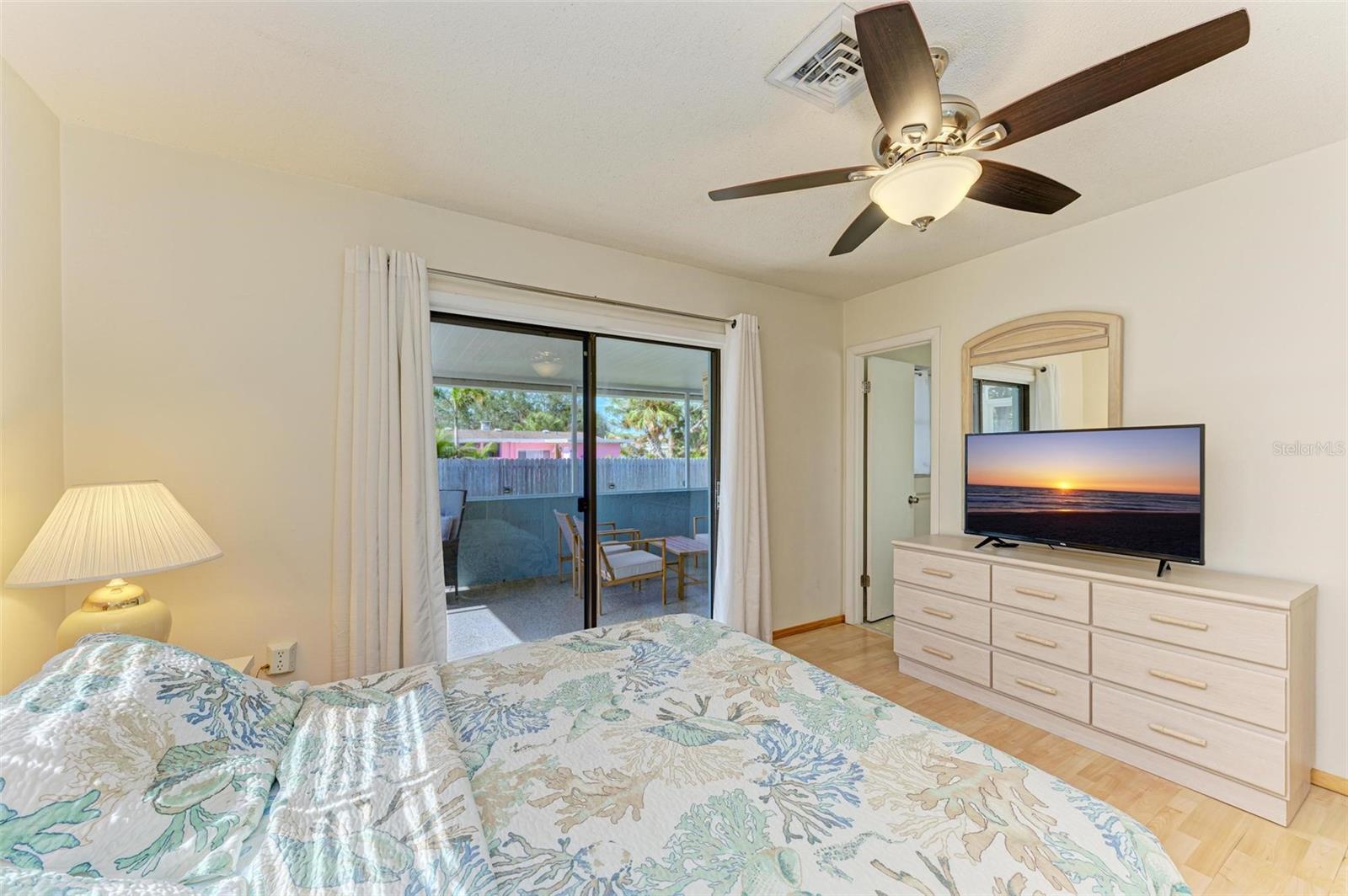 Listing photo id 18 for 401 Shore Road