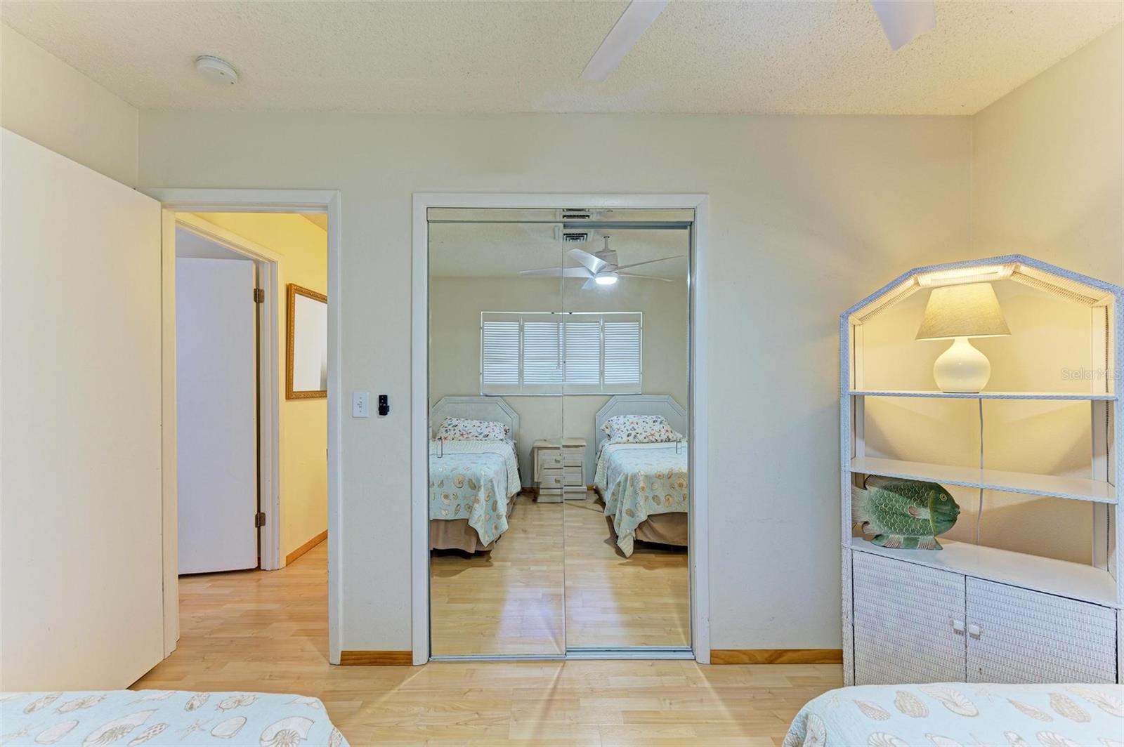 Listing photo id 25 for 401 Shore Road