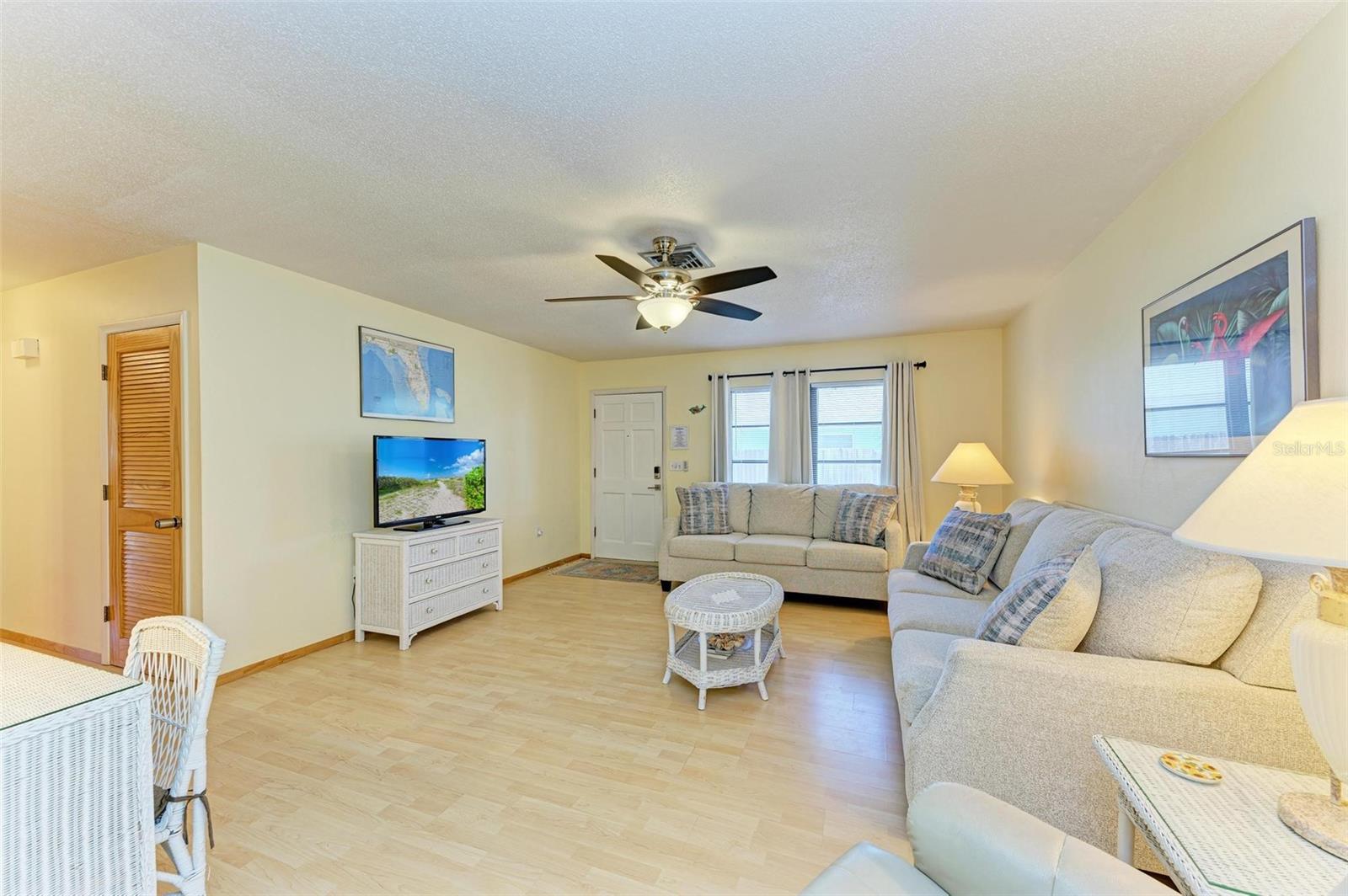 Listing photo id 39 for 401 Shore Road