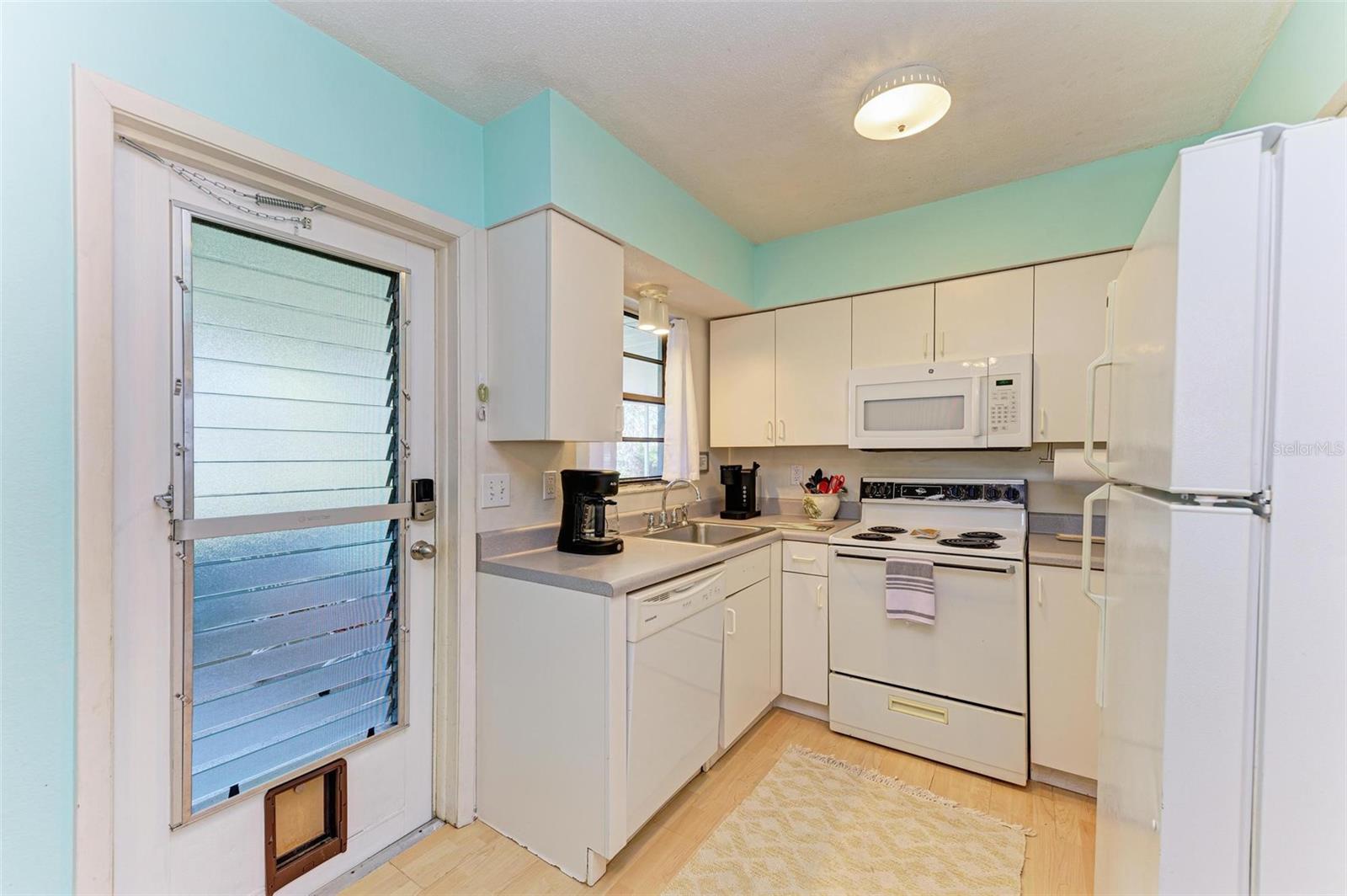 Listing photo id 41 for 401 Shore Road