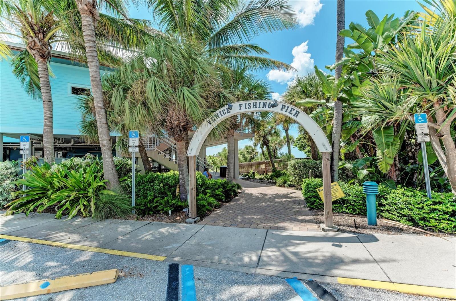 Listing photo id 80 for 401 Shore Road