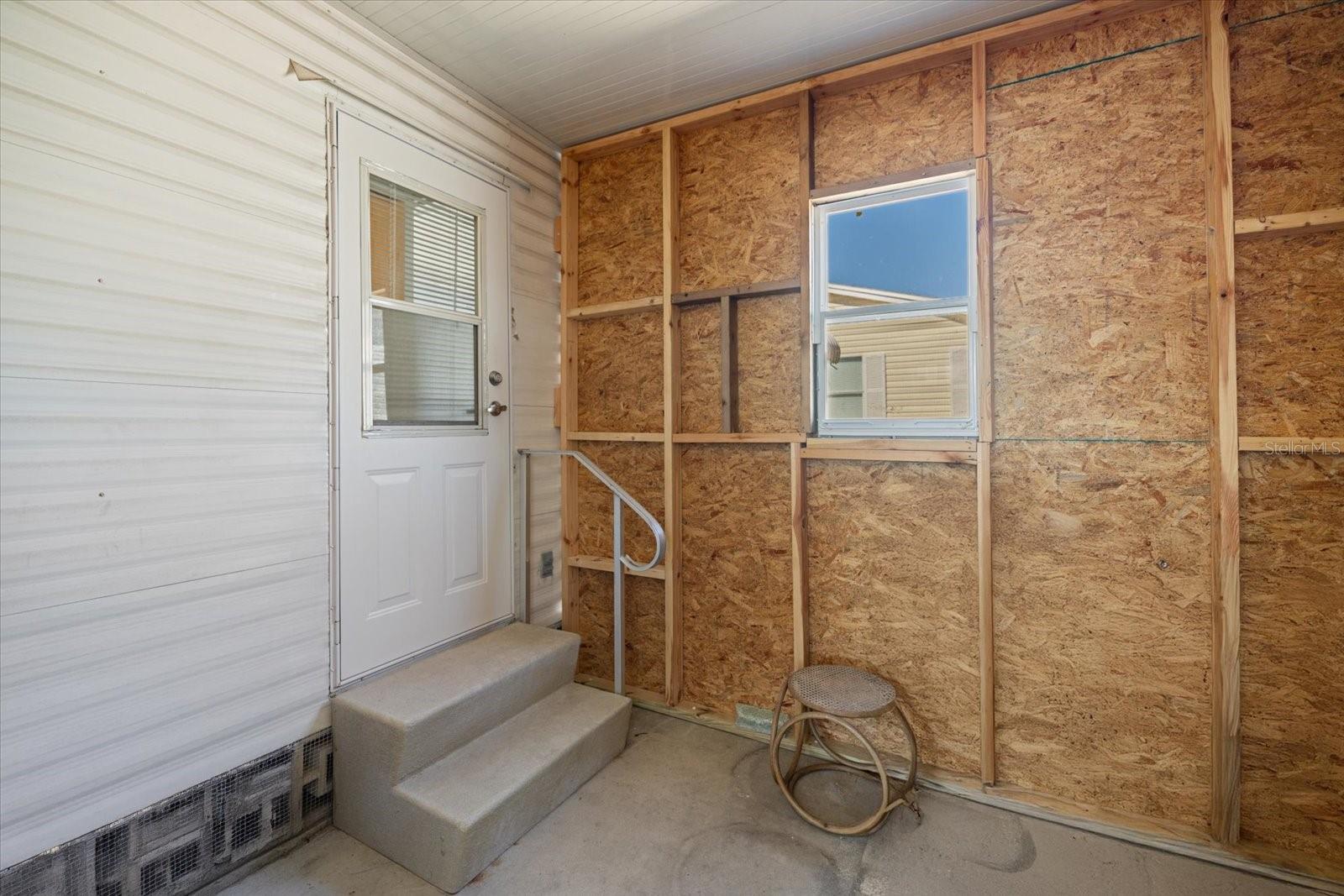 Image 11 of 37 For 251 Southwinds Drive