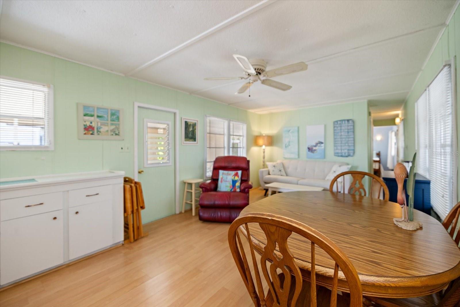 Image 16 of 37 For 251 Southwinds Drive