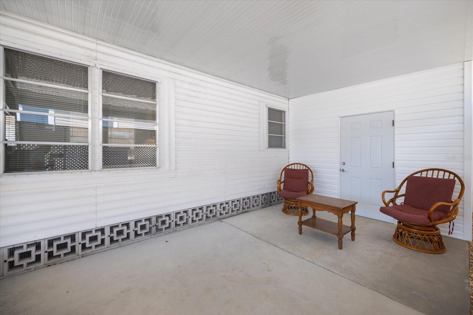 Image 30 of 37 For 251 Southwinds Drive