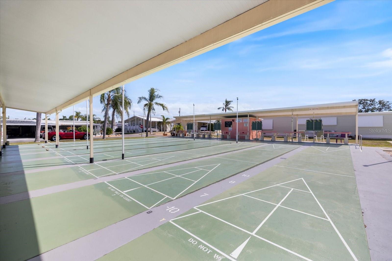 Image 33 of 37 For 251 Southwinds Drive