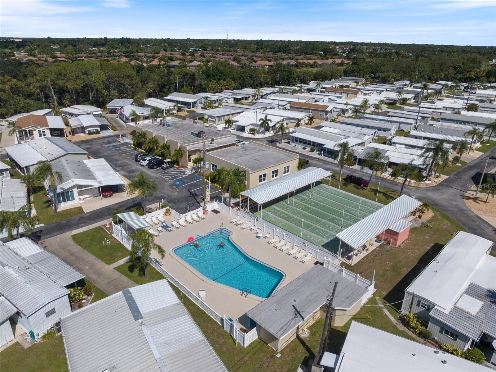 Image 7 of 37 For 251 Southwinds Drive