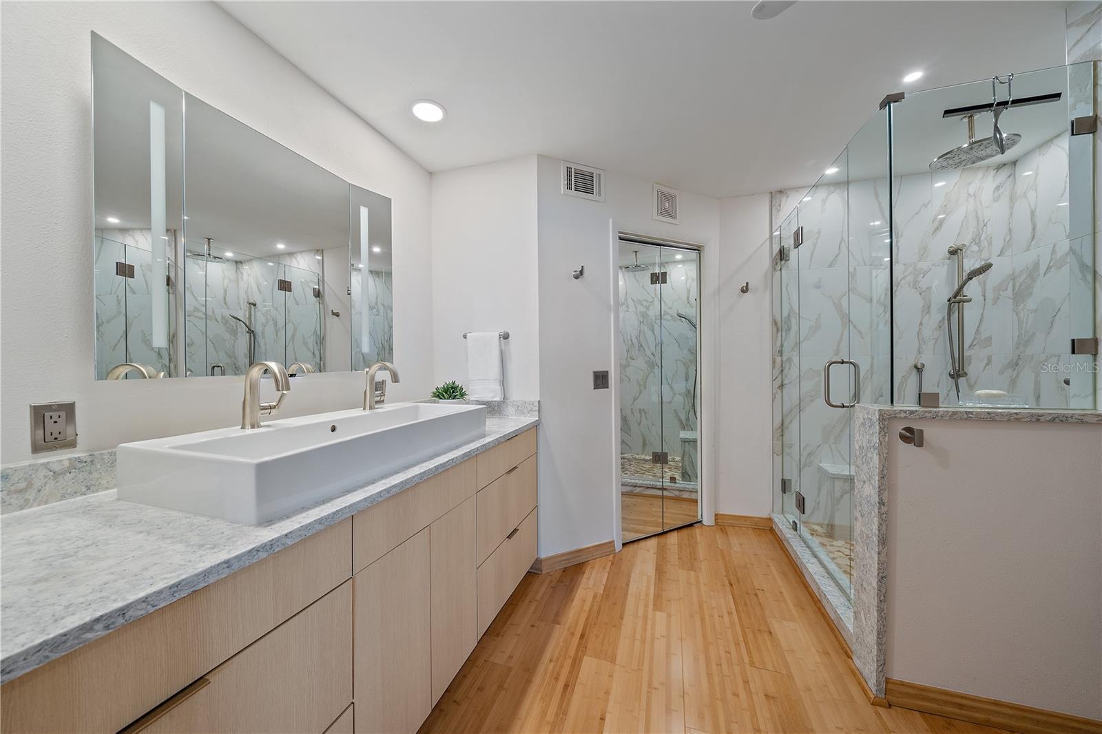 Image 21 of 44 For 814 Bayport Way