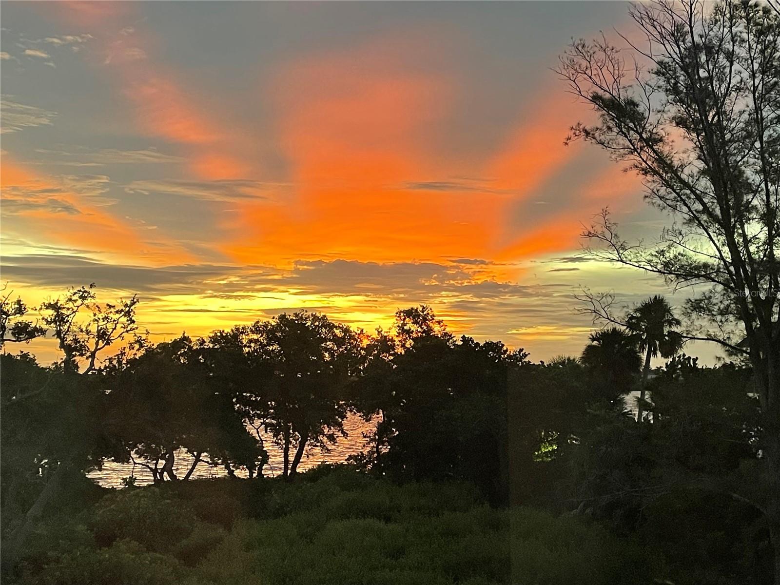 Image 38 of 44 For 814 Bayport Way