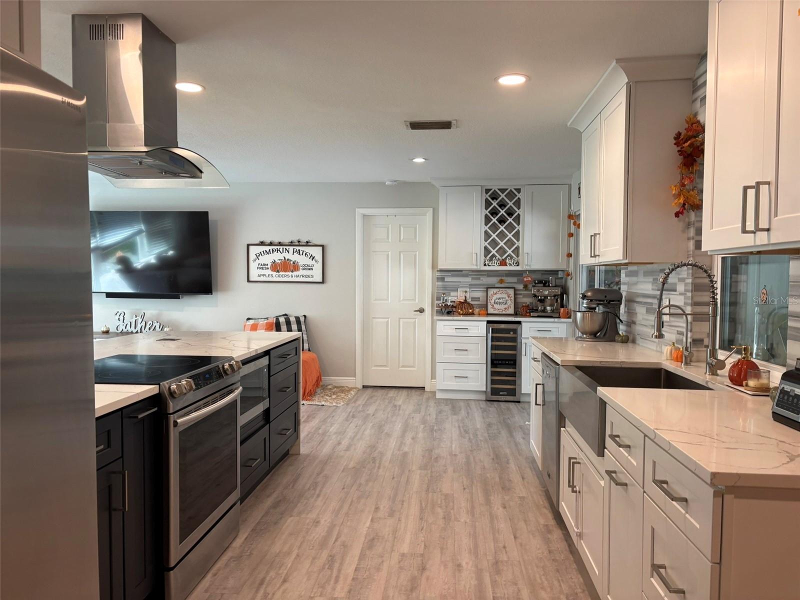 Image 5 of 22 For 4420 Meadow Creek Circle